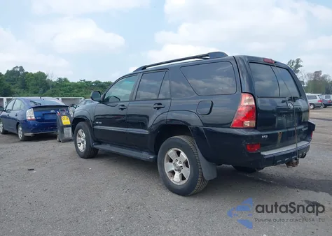 2005 Toyota 4Runner Sr5 V6 z USA, uszkodzony, nr VIN JTEBU14R058040045